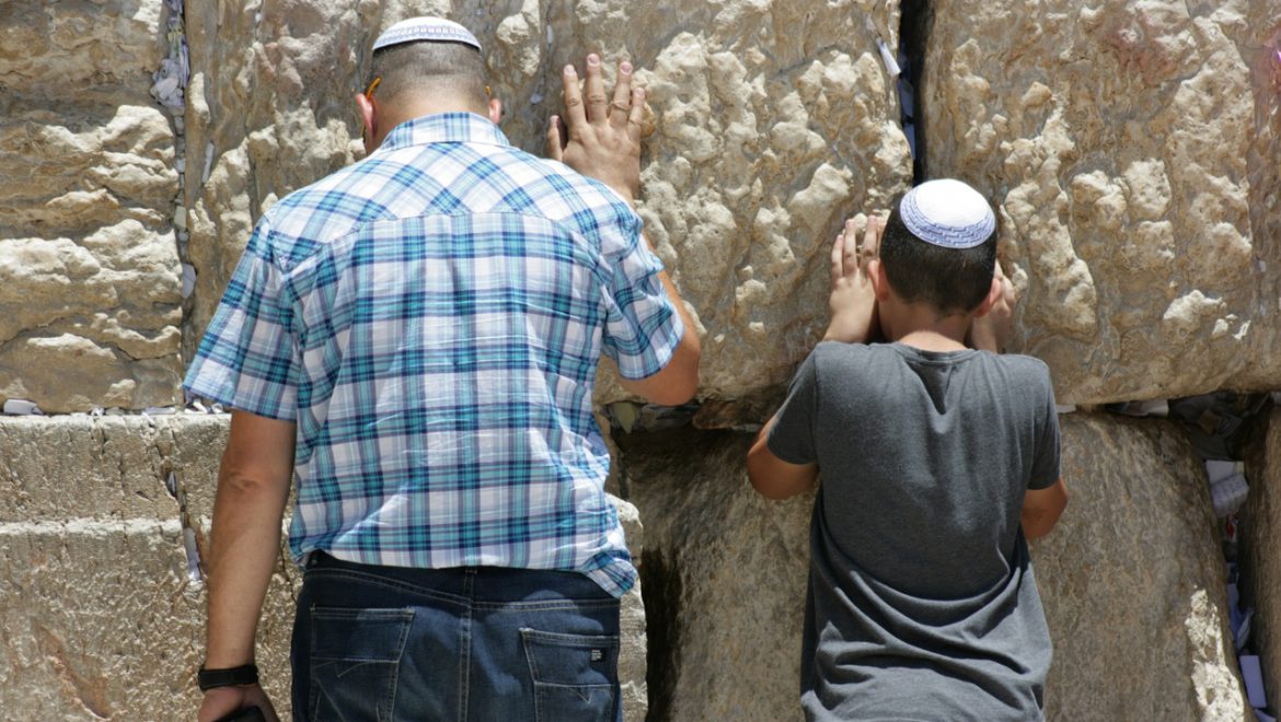 5 Psalms to Recite at the Western Wall